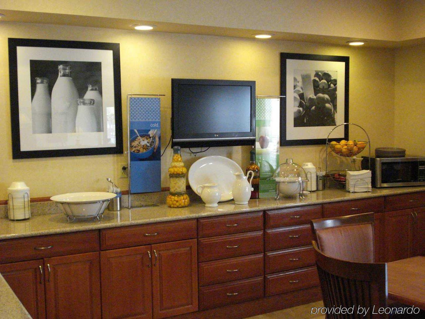 Hampton Inn Mansfield/Ontario Ресторан фото