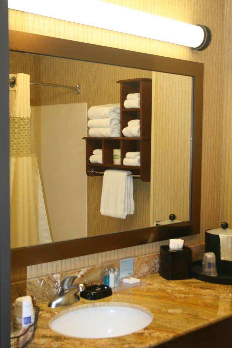 Hampton Inn Mansfield/Ontario Экстерьер фото